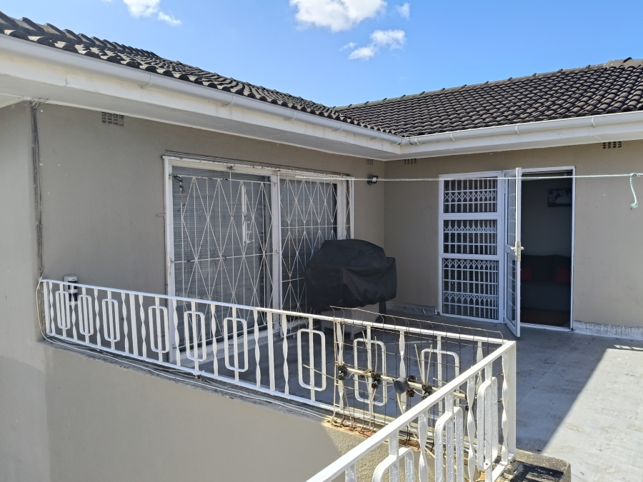 5 Bedroom Property for Sale in Cravenby Western Cape